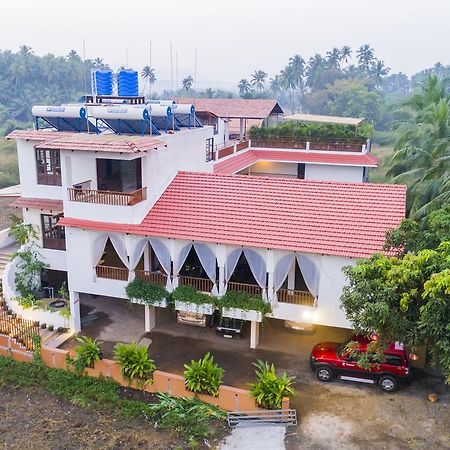 Bougainvillea Hotel Alībāg Buitenkant foto